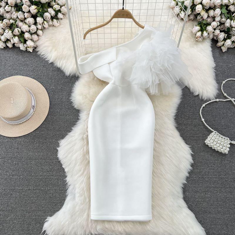 

Accessible Luxury One-Side Ruffle Sleeve Sloping Shoulder Dress Dress White M