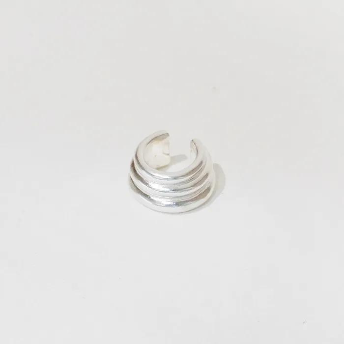 Curve Motion - Ear Cuff 04