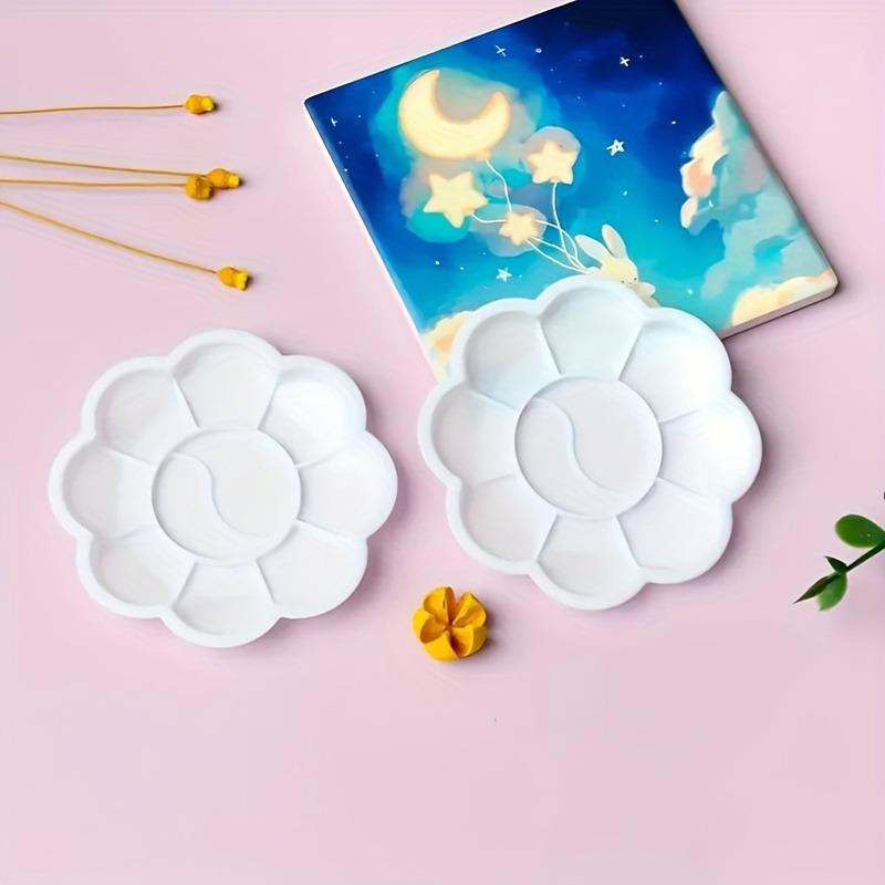 50pcs Mini Flower-Shaped Plastic Palette Set, Ideal for Watercolor, Acrylic & Gouache Paint Mixing, Durable Material, Portable Art Supplies