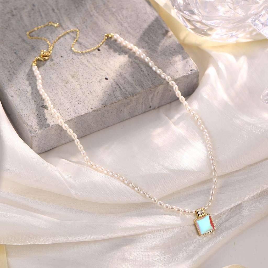 New natural freshwater pearl earrings, small daisy necklace for women, niche design, exquisite and sweet, versatile necklace for women