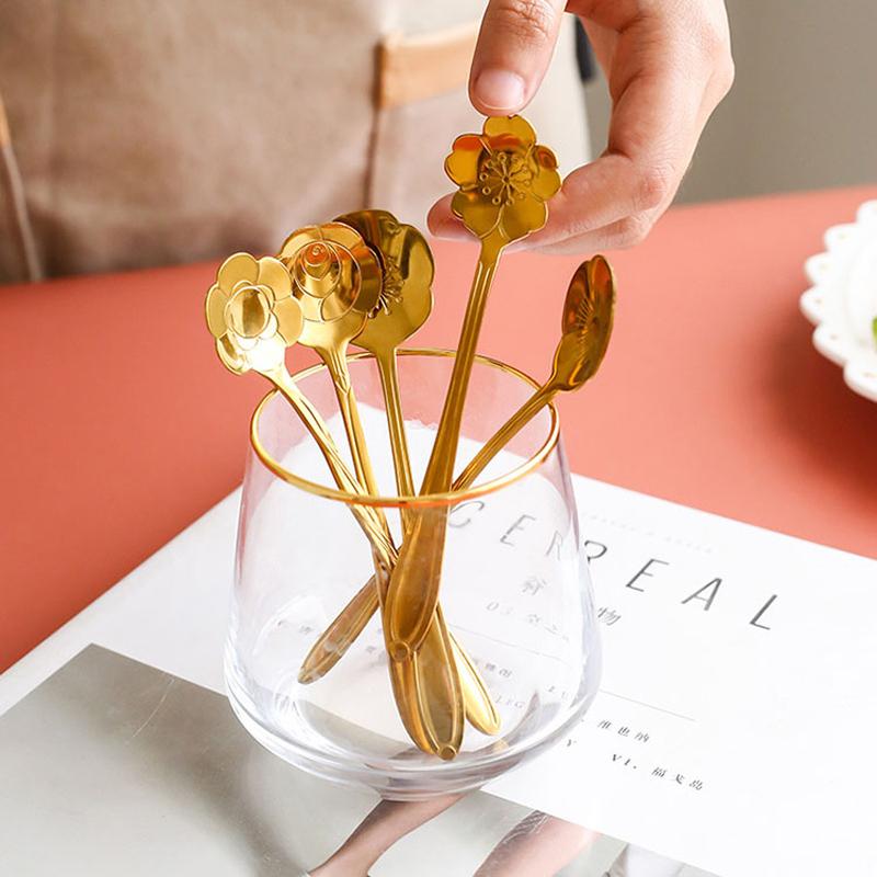 8 ks Kávové lžičky Roztomilé Květinové Nerezové Lžičky Zlaté Malé Čajové Lžičky Míchací Naběračky Min Lžička na Zmrzlinu Dezert