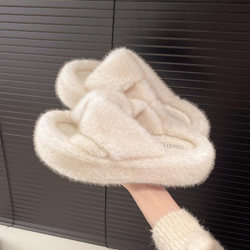 Thick-soled fluffy slippers for women to wear new autumn fashion plush shoes lazy wind cotton mop