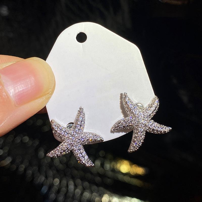 New Arrival Starfish Earrings Metal Women  Silver Needle Stud Earrings Exquisite Fashion Simple Cute Female