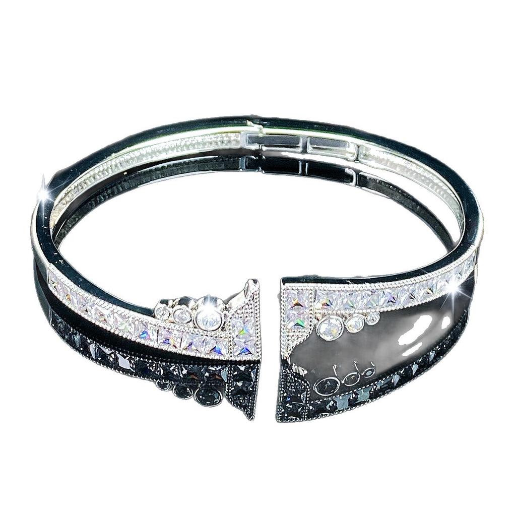 Fashionable, Light and Luxurious, Full of Zirconia, Elegant and Versatile High-end Bracelet for Women