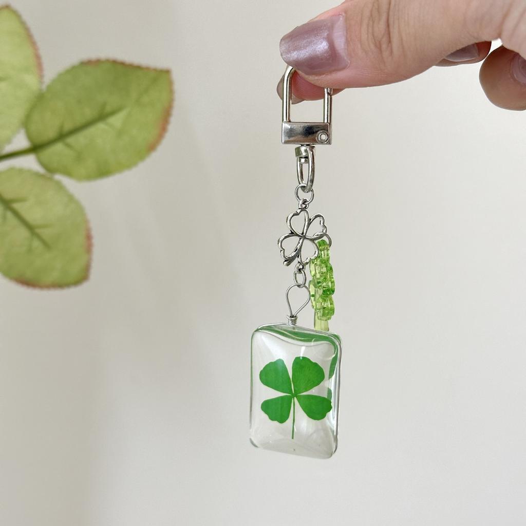 Ins Lucky Grass Bag Pendant Creative Keychain Beautiful Clover Pendant Dried Flower Lucky Phone Chain
