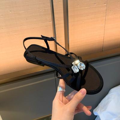 Schaffellversion~ Elegante Edelsteinschnalle mit dünnem Riemen Zehenfrei Einwortriemen Sandalen Damen Sommer Strass Leder flache Schweinekäfig-Sandalen