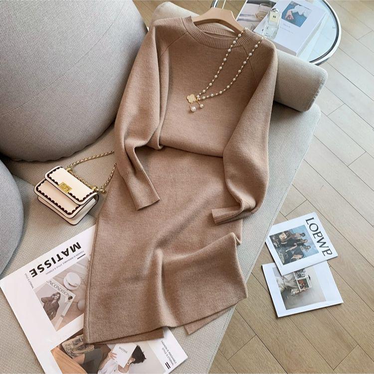 French Chic Women's Two-Piece Knitwear Set: Batwing Sleeve Pullover & Slim-Fit Split Over-the-Knee Skirt for Autumn/Winter.