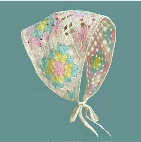 Women's French Retro Knit Hollow Headscarf: Summer Triangular Pastoral Style for Beach Sun Protection