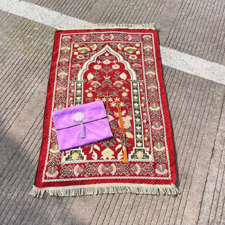 Beautifully Color Prayer Carpet Praying Rug Mat With Beads and Storage Bag Suitable For Women And Men Bayram Gift