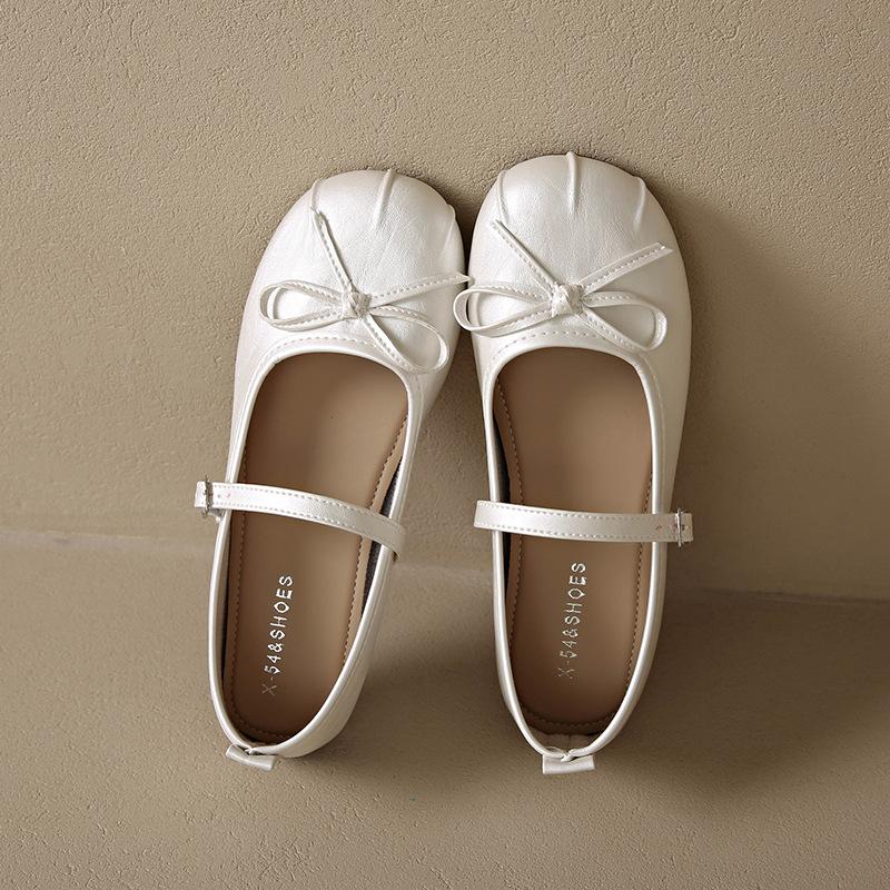 

Korean version of flat bottom one-word Mary Jane small leather shoes women s 2025 new summer square head pleated bow versatile single shoes 35