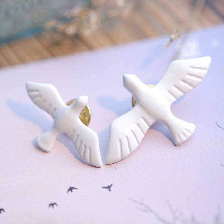 Individualized Brooches Accessory Stylish Peace Doves Shaped Lapel Pin Ornament