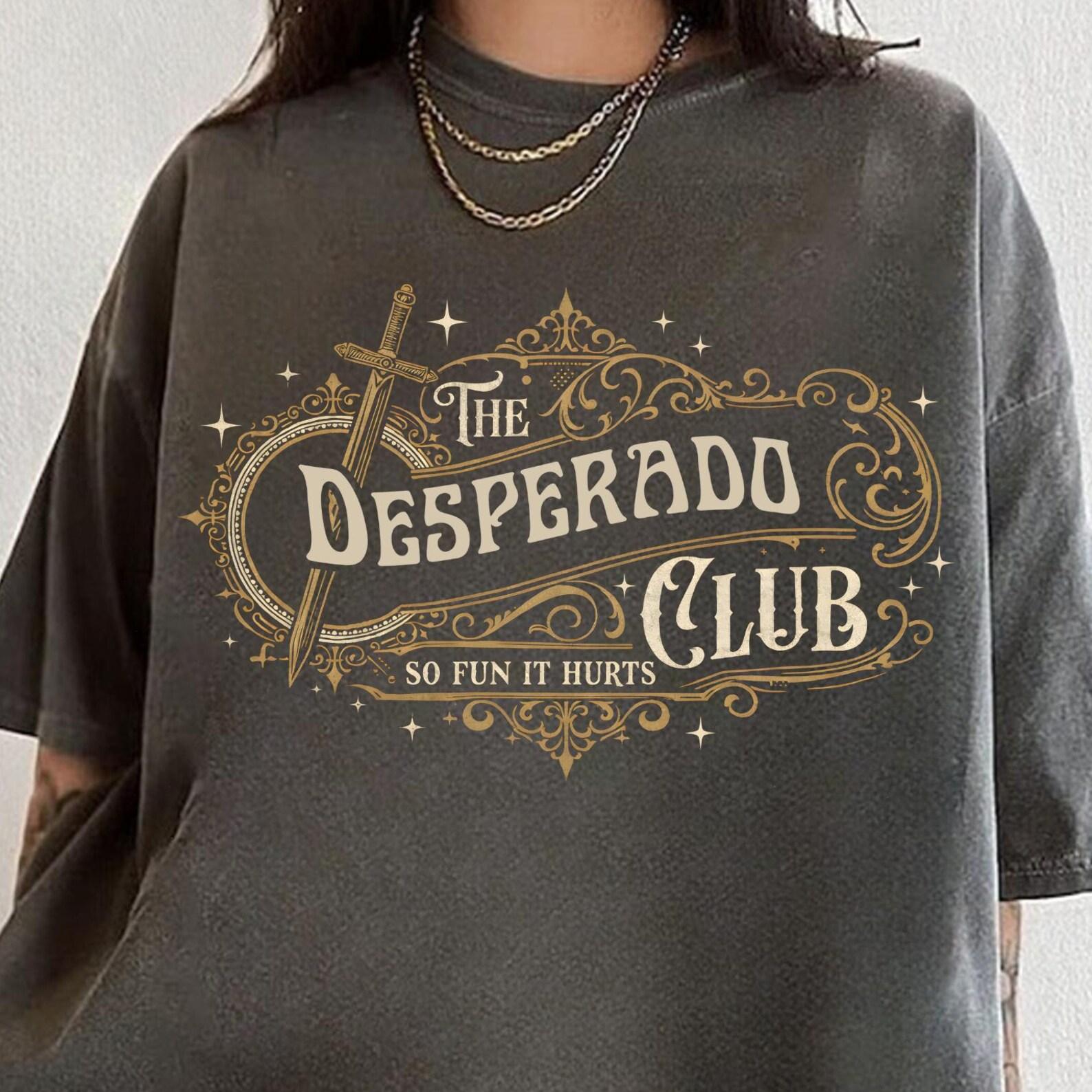 Футболка The Desperado Club Litrpg, Футболка Dungeon Crawler Carl, Подарок для читателя Sci-Fi, Футболка This Is An Outrage, Футболка New Achievement, Ride or Roar S