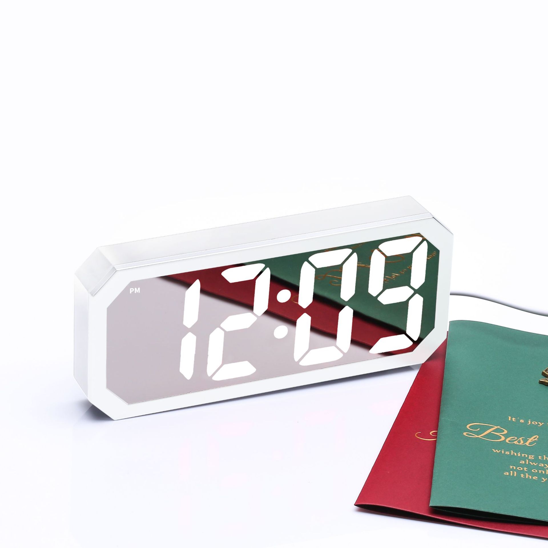 

Новый продукт Креативные многофункциональные электронные часы с большим экраном Бесшумные светодиодные зеркальные часы-будильник Простые прикроватные часы