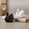 Einfacher Stil Heimdekoration Keramik Tierfigurine, Moderne Minimalistische Schwan Fuchs Statue für Eleganten Schreibtisch Dekorative Figur Hochzeitstortenaufsatz,