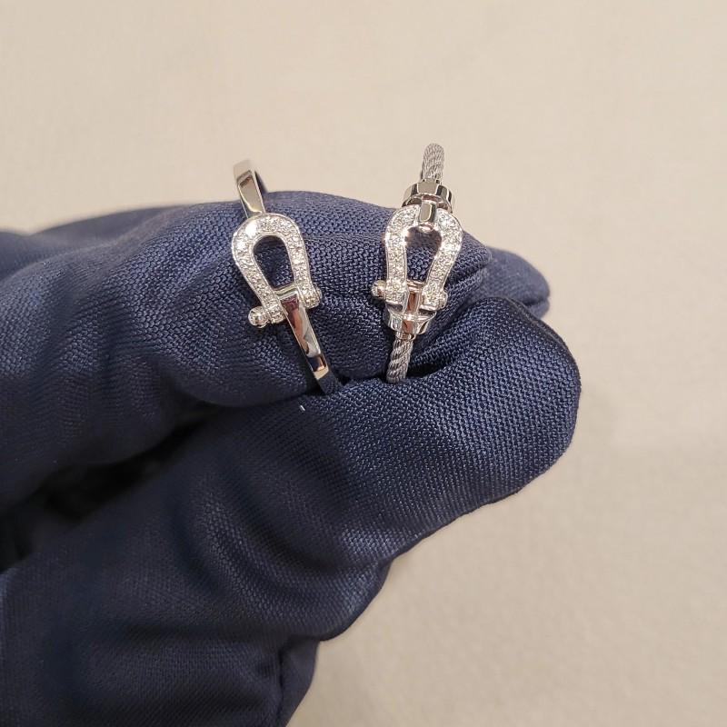 Anillo con Hebilla de Herradura Dorada V para Mujer Nicho de Gama Alta Anillo de Pareja Anillo Dedo Índice Joyería para Hombres y Mujeres