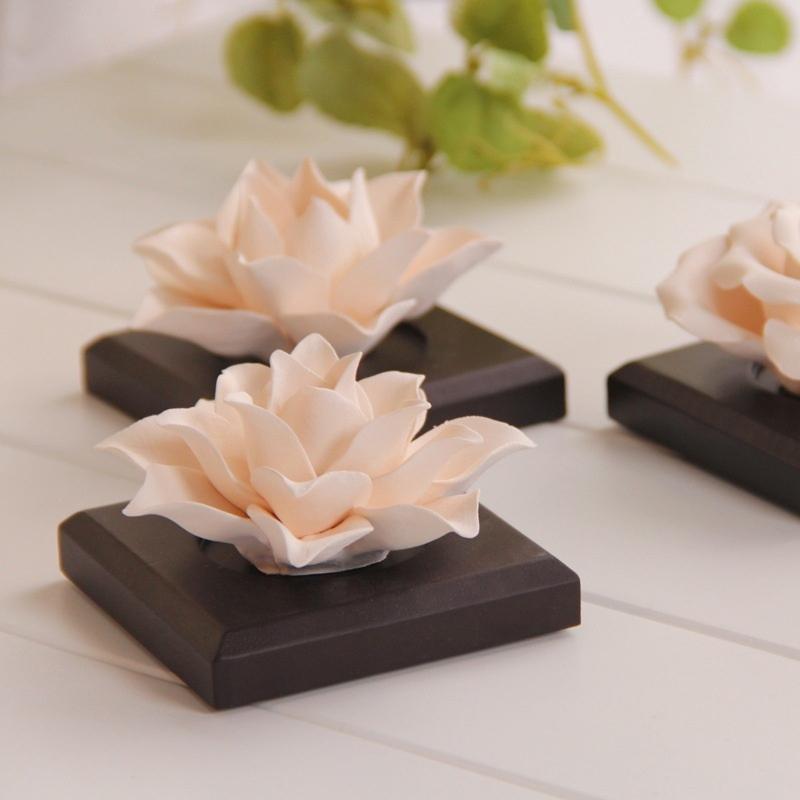 Ceramic Flower Scent Diffuser Home Decor Elegant Aromatherapy for Bedroom Living Room Wedding Centerpiece Ornament