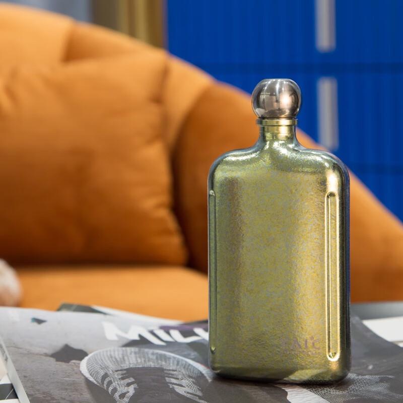 TAIC přenosná titanová láhev na alkohol
