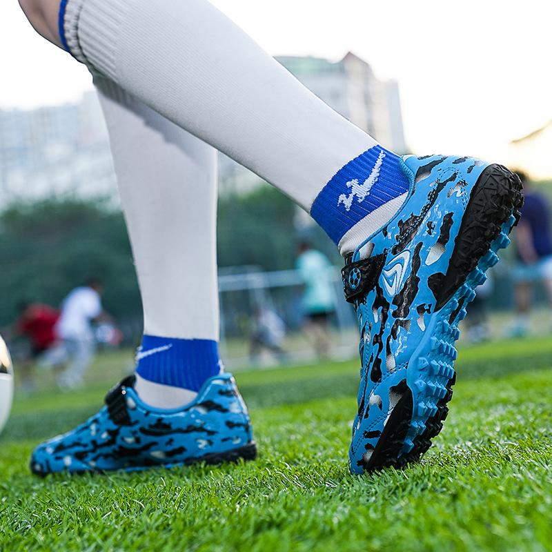 Kid's Football Boots Rubber Soft Soled Outdoor Youth Football Shoes Boys and Girls Competition Professional Training Football Shoes