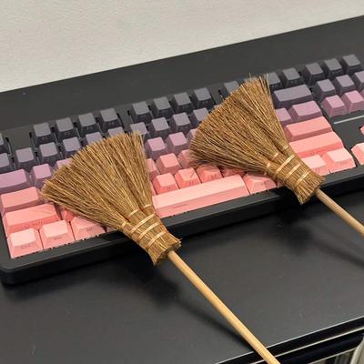 Compact Keyboard Broom Brush - Portable Desktop Crevice Cleaner Dusting Tool