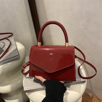 Large-capacity Retro Fashion Crossbody Shoulder Bag with A Small Square Compartment