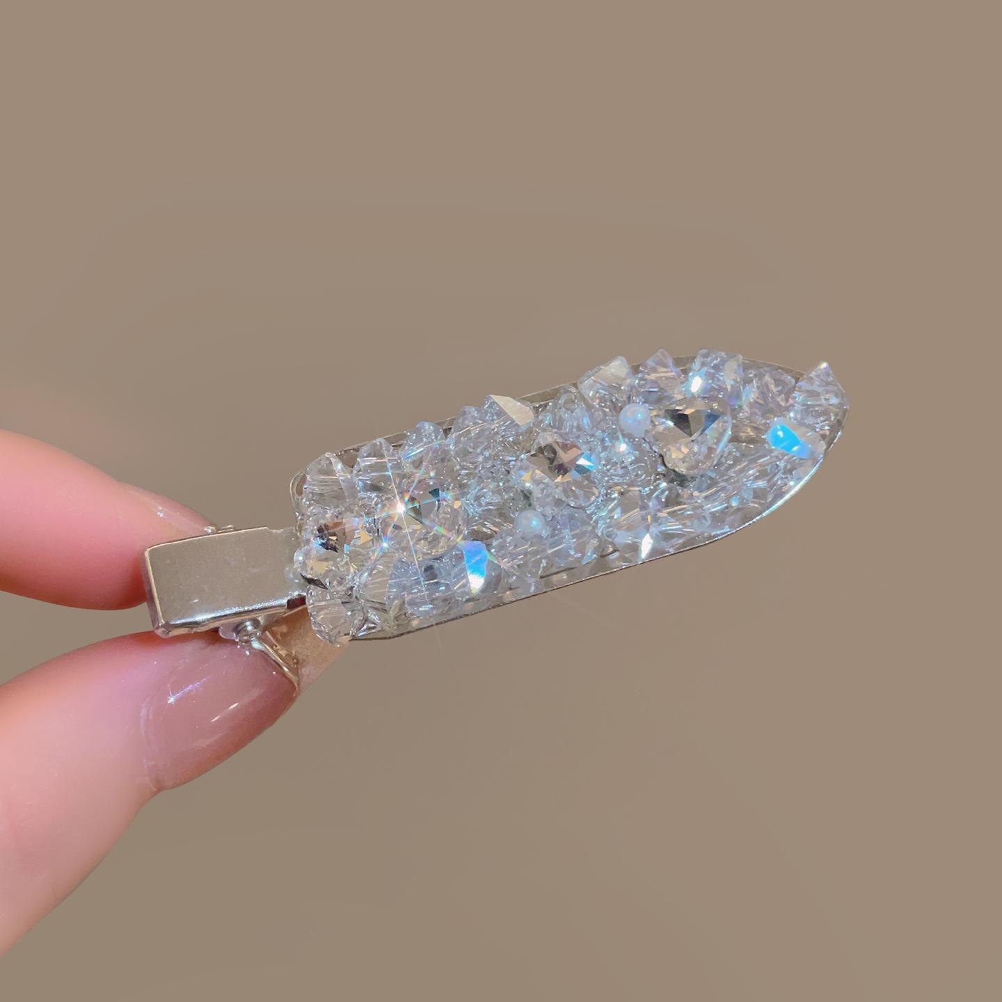 

Berry Milk Foam Rhinestone Duckbill Clip - Elegant Bangs & Wispy Hair Accessory for Girls, 2026 Edition