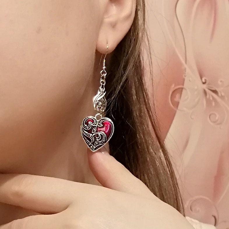 Women's Gothic Bat & Heart Drip Oil Alloy Earrings - Dark European & American Style for Christmas & Halloween