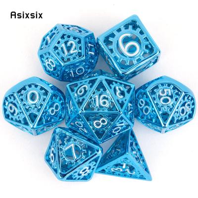 7 Stück blau-weißes Zahnrad-Metallwürfel-Set aus hohlen polyedrischen Metallwürfeln, geeignet für Rollenspiele, RPG-Brettspiele, Kartenspiele