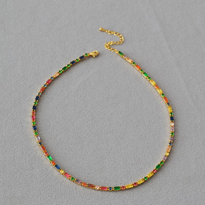 Nuovo design di nicchia giapponese e coreano colore fresco e dolce zircone ottone placcato oro corta fine collana catena clavicola