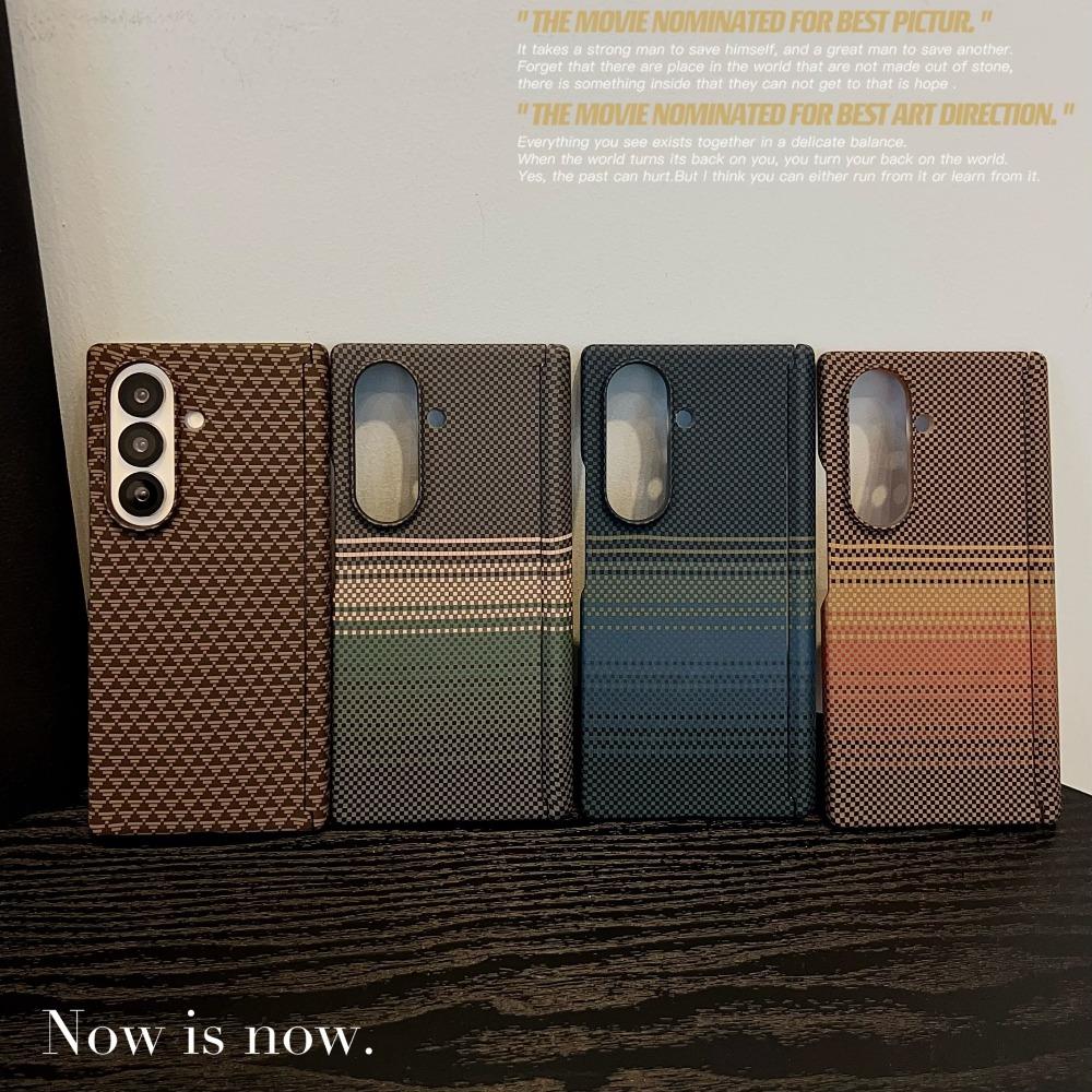 Custodia per telefono antiurto con texture in fibra di carbonio per Samsung Galaxy Z Fold 7, Cover protettiva magnetica invisibile per ricarica wireless