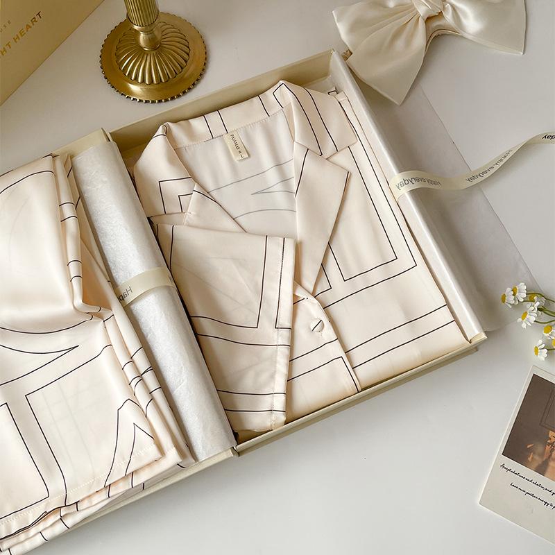 11 Summer ice silk thin pajamas women's short-sleeved trousers cardigan large size light luxury high-end sense can be worn outside loungewear cover