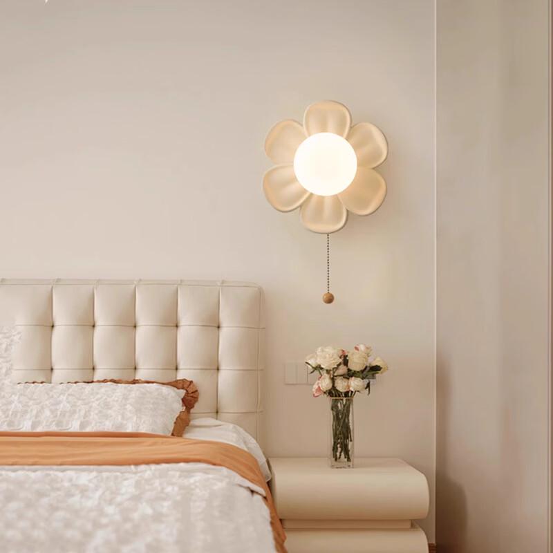 Moderne minimalistische Blumenwandleuchte