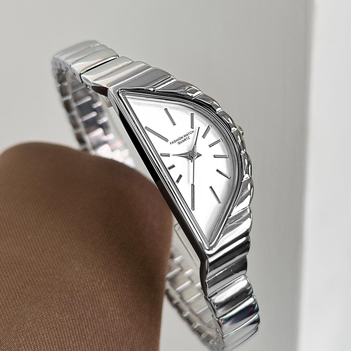 Fashion Accessorie Women's Light Creative Quartz Watch Simple And Casual, Bracelet Watch Niche Design Waterproof Watch Luxury Niche