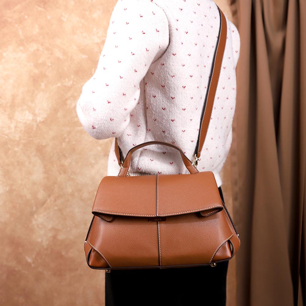 Autumn And Winter Retro Simple Handbag Versatile Atmosphere Solid Color Shoulder Messenger Bag Hand Bag Commute
