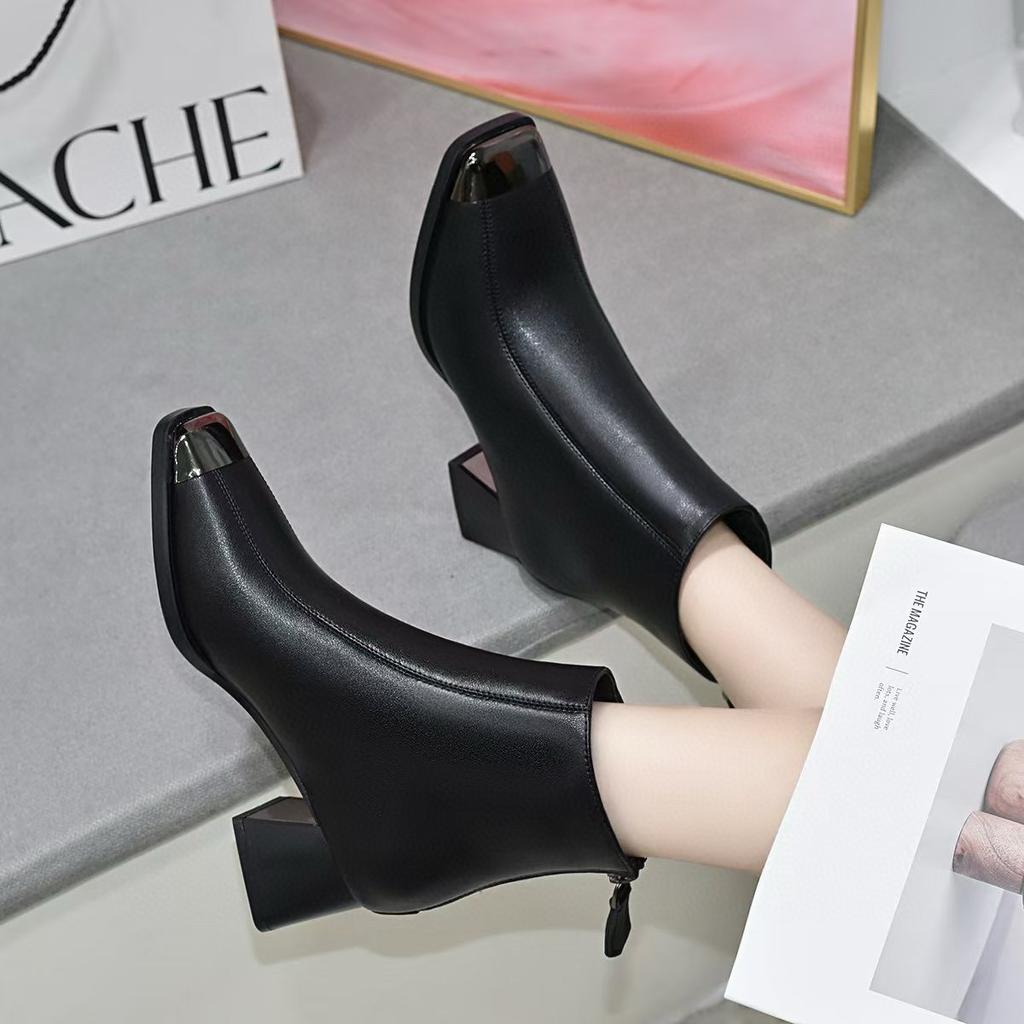 Square head fashion boots women's 2025 iron bag head rear zipper thick heel women's boots French simple temperament leather boots Chelsea boots