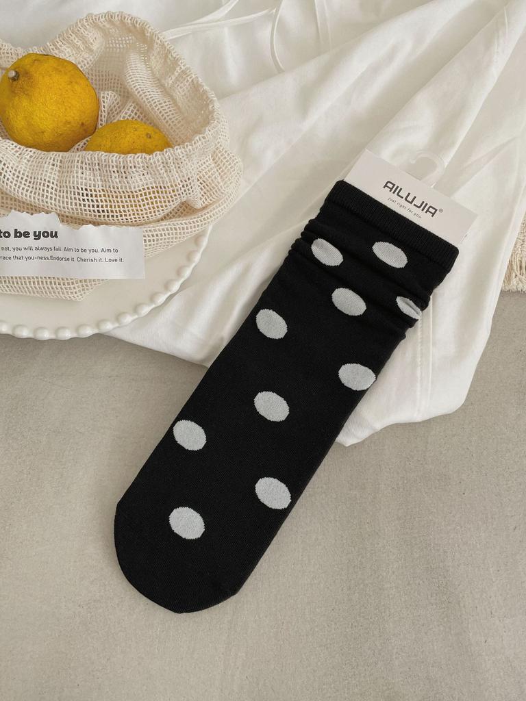 Autumn And Winter Retro Contrasting Color Polka Dot Socks Women'S Medium Tube Socks Ins Trendy Versatile College Wind Polka Dot Boneless Stack Socks