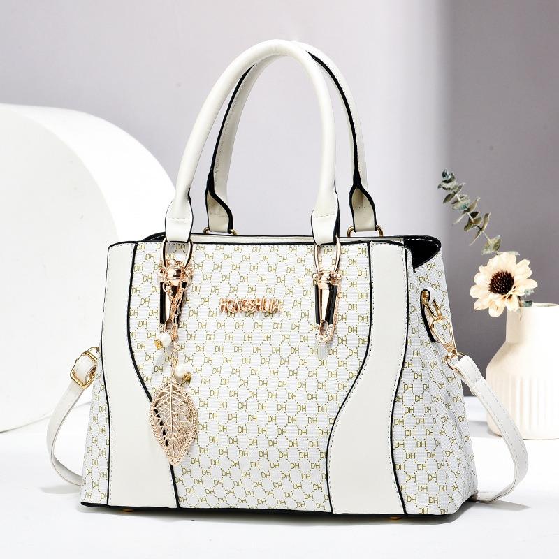tmospheric texture, women's portable messenger bag, new large-capacity bag, commuting versatile