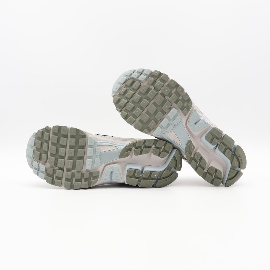 FZ3653-104 Nike Zoom Vomero 5 SE Light Ore Wood Brown Dark Stucco (Pour des hommes)