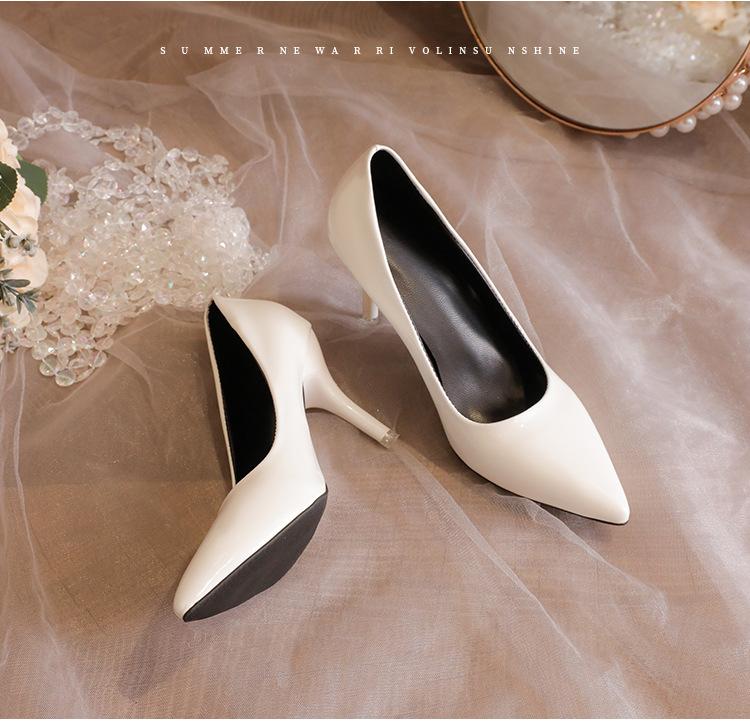 

2024 весна новые импортные торговые матовые туфли большого размера на высоком каблуке с острым тонким каблуком простая верхняя одежда модные туфли на высоком каблуке 34 белый