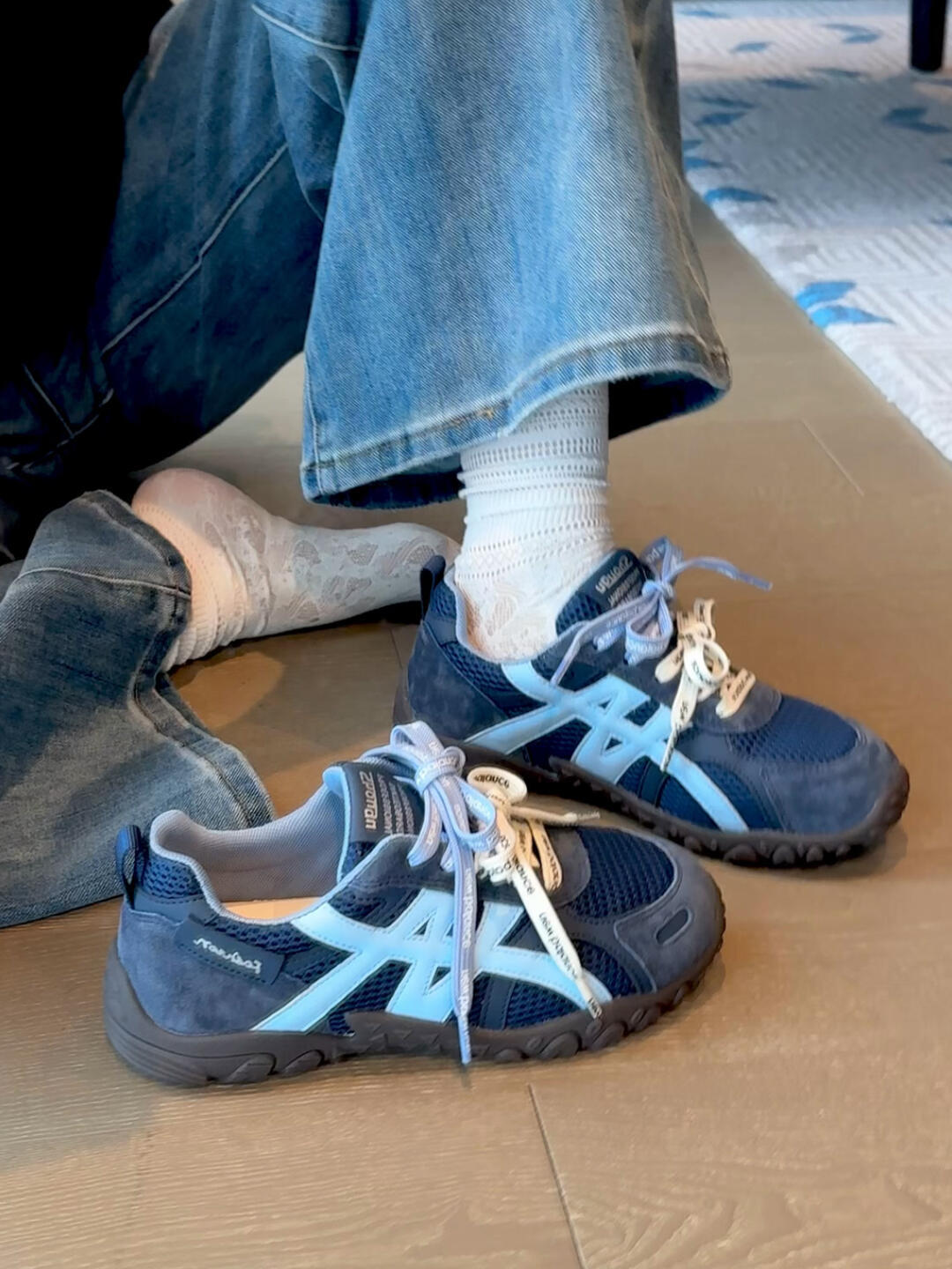 

Внутреннее увеличение высоты Немецкие тренировочные кроссовки женские 2025 новая осень пара шнурков маленький человек платформа спортивные повседневные туфли Форрест Гамп женская обувь 40 тёмно-синий