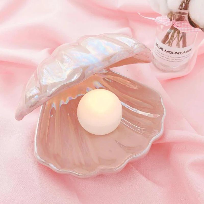 Whimsical Seashell Night Light – Dreamy Ceramic Bedside Lamp for Girls, Romantic Desktop Decor with Soft Glow