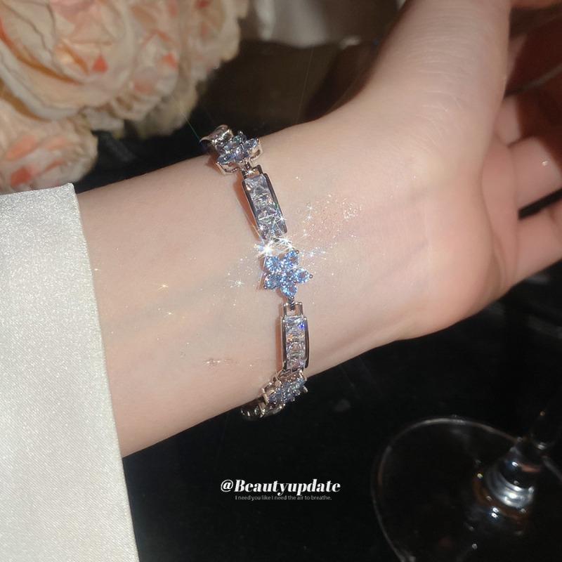 Zircon Flower Exquisite Fashion Buckle Bracelet Simple Fashion Bracelet Light Luxury High Temperament Bracelet Jewelry Women
