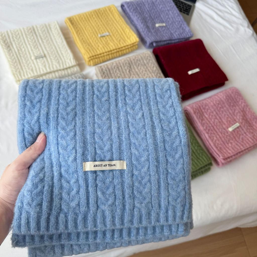 Solid Color Autumn and Winter Knitted Scarf Women's New Korean High-end Wool Versatile Warm Neck Student Scarf Simple