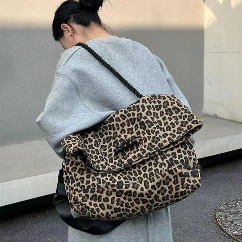 Retro Leopard Print Tote Bag Women Large Capacity Canvas Shoulder Bags Ladies Hot Girl Fashion Trendy Commute Crossbody Bag 2025