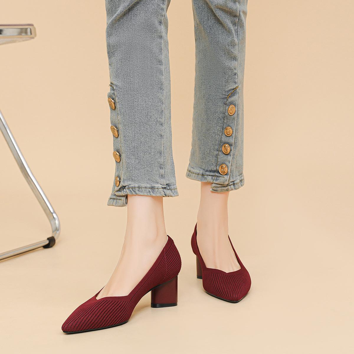 

Women s French Chunky Heel Pointed Toe V Mouth Straight Pattern Solid Color Single Shoes Elegant Casual Banquet Shoes 34