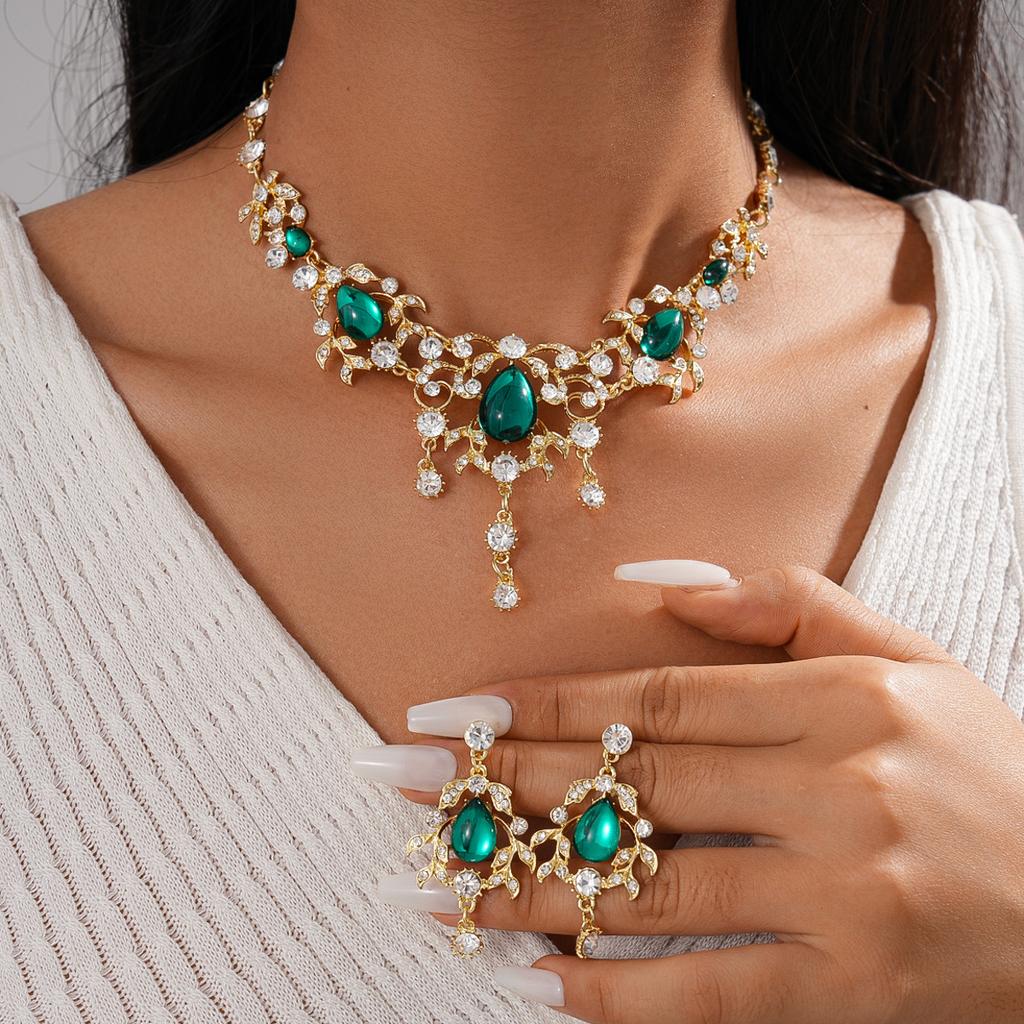 Mood kaelakee naiste ehete jaoks