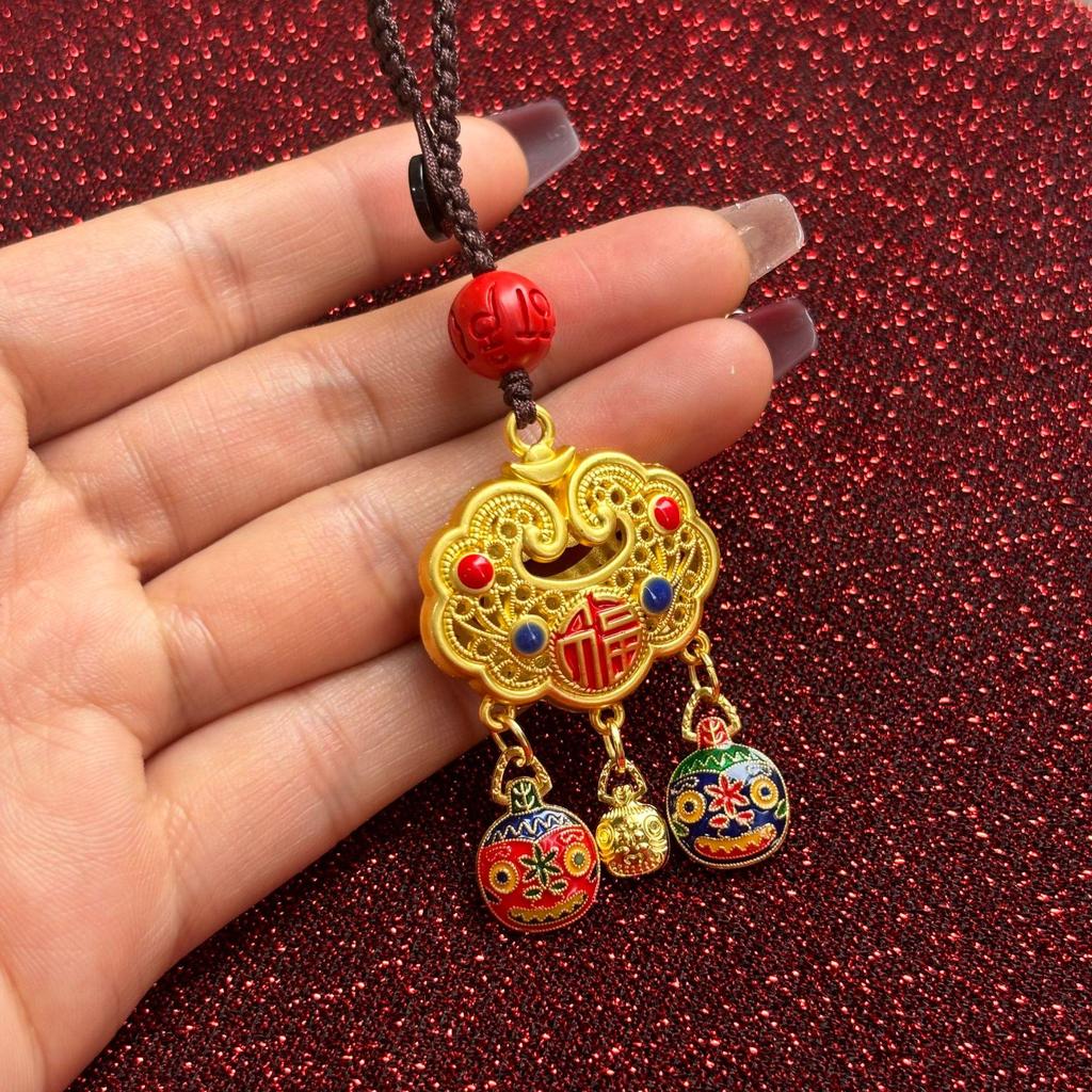 Vintage Lucky Car Keychain with Gold Beast Pendant and Peace Bell Buckle for Men & Women