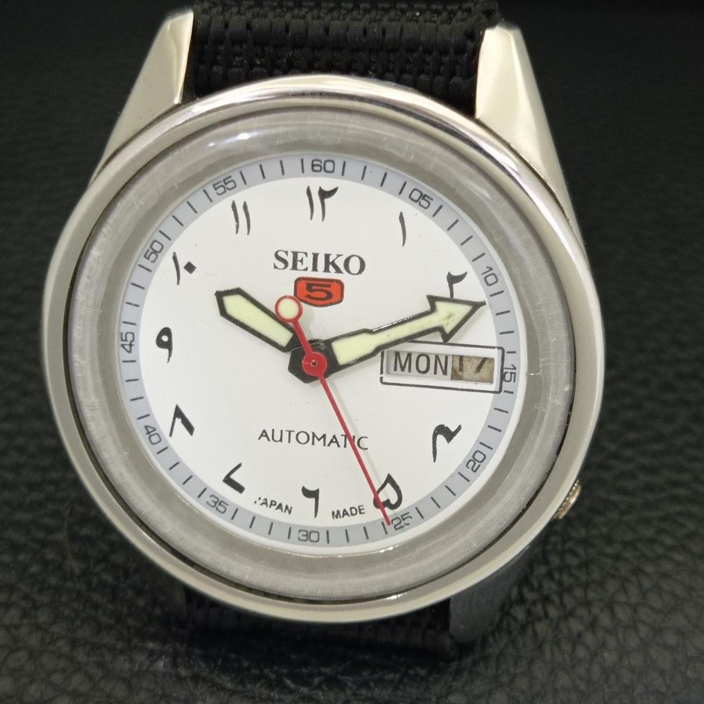 Seiko 5 AUTOMATIC VINTAGE 6106B JAPAN MENS ARABIC WHITE DIAL WATCH A702453-5 R124-a702453