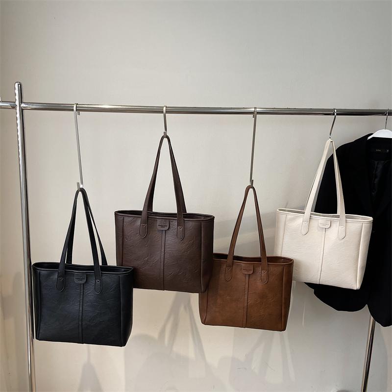 PU Solid Color Large Capacity Tote Bag Autumn/winter New Versatile Ladies Bags 2026 Fashi Retro Commuting Shoulder Bags