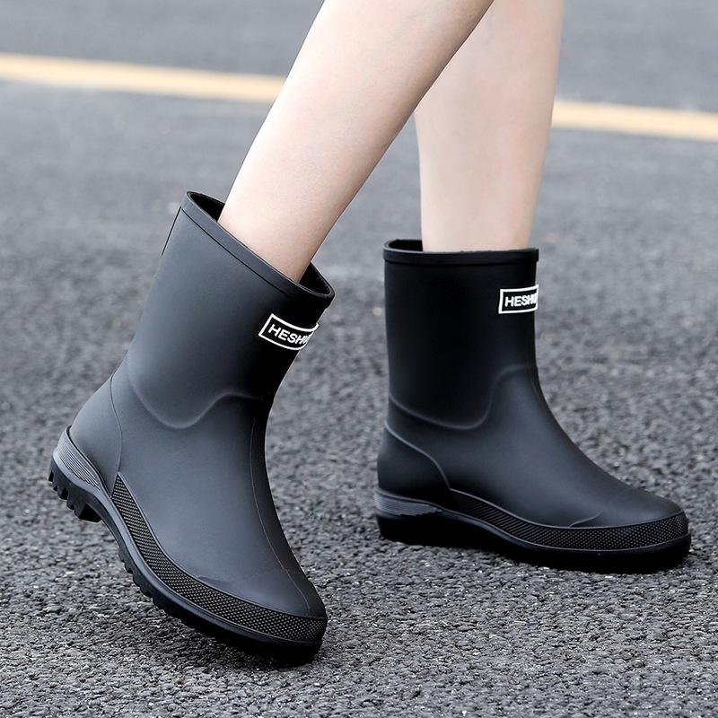 Japanese Fashion Rain Shoes Women's Solid Color Simple Medium Tube Rain Boots Waterproof and Non-slip Outer Wear Kitchen Work Water Shoes