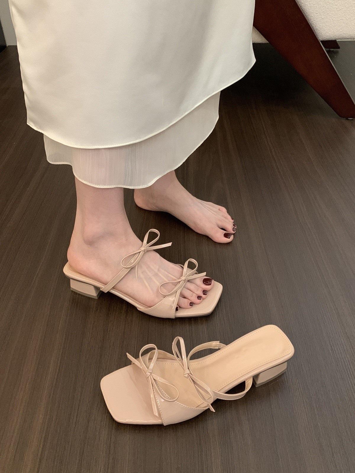 

French temperament bow thick heel cool slippers women s summer wear 2025 sticky new with skirt square head open-toed sandals 35
